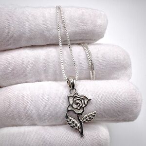 .925 Sterling Silver Rose Necklace